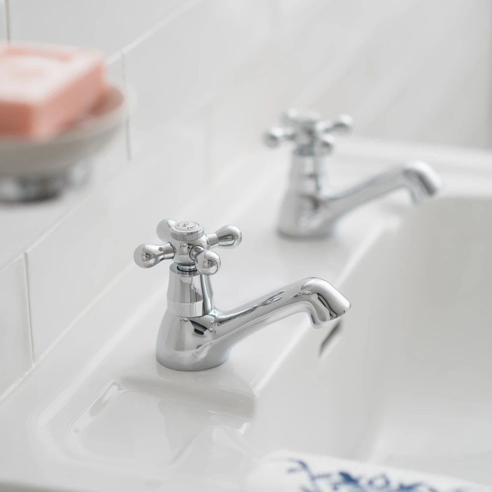 Vado Victoriana Basin Pillar Taps 3 Vado Victoriana Basin Pillar Taps