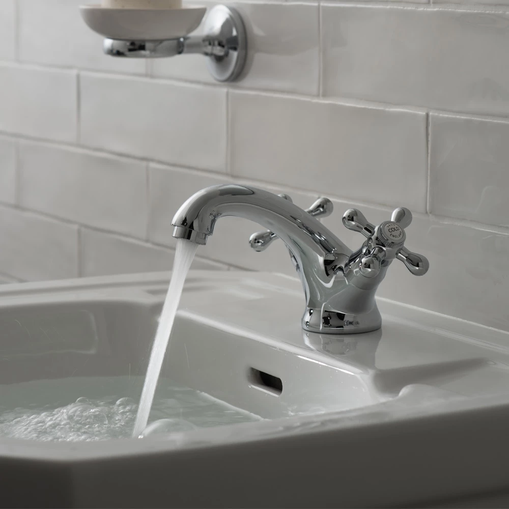 Vado Victoriana Crosshead Mono Basin Mixer With Pop-Up Waste 3 Vado Victoriana Crosshead Mono Basin Mixer With Pop-Up Waste
