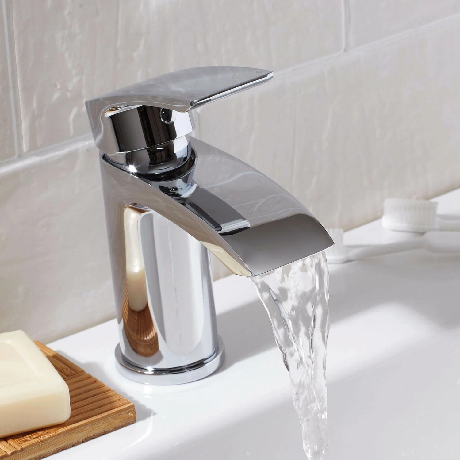 Vellamo Swift Mono Basin Mixer Tap & Waste 3 Vellamo Swift Mono Basin Mixer Tap & Waste